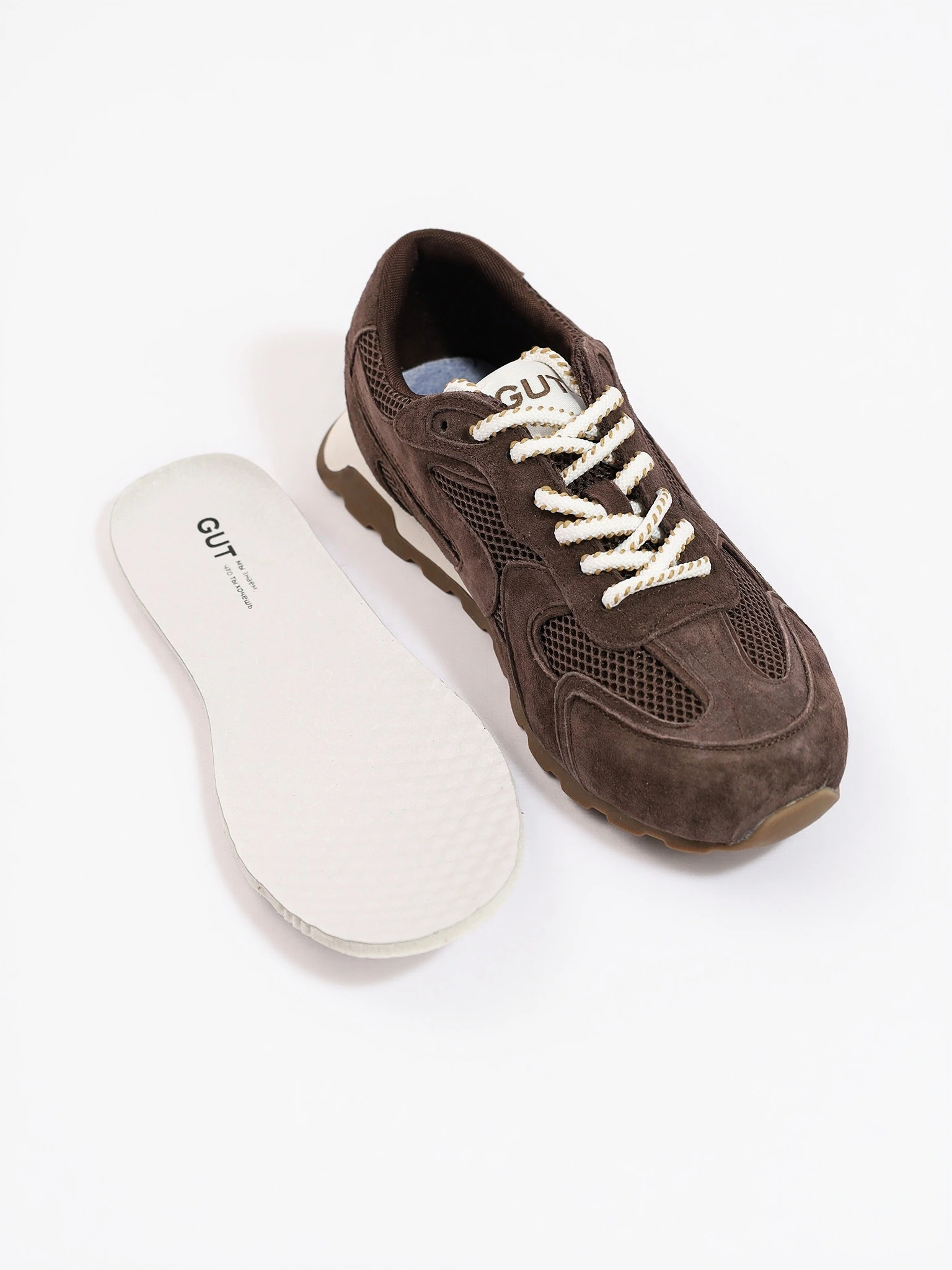 Кроссовки комбинированные темно-коричневого цвета на низкой подошве